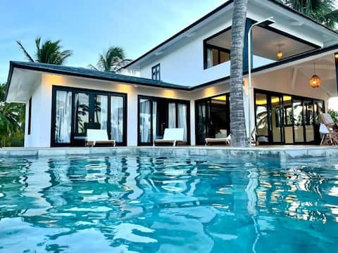 Exclusive Beach Mansion - CEA035