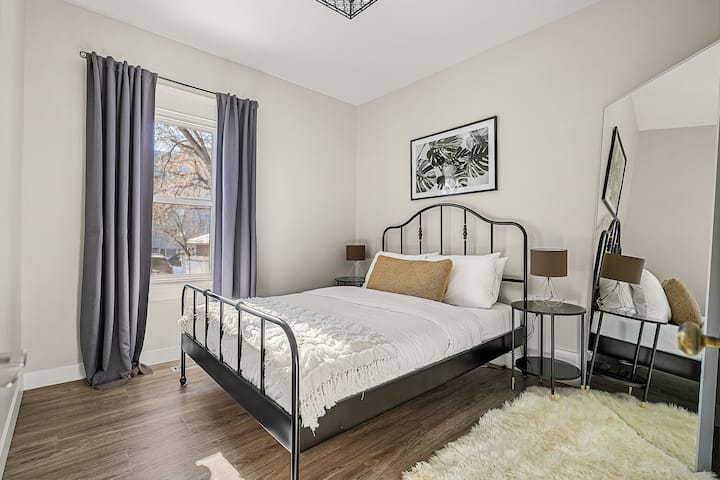 إحدى غرف النوم