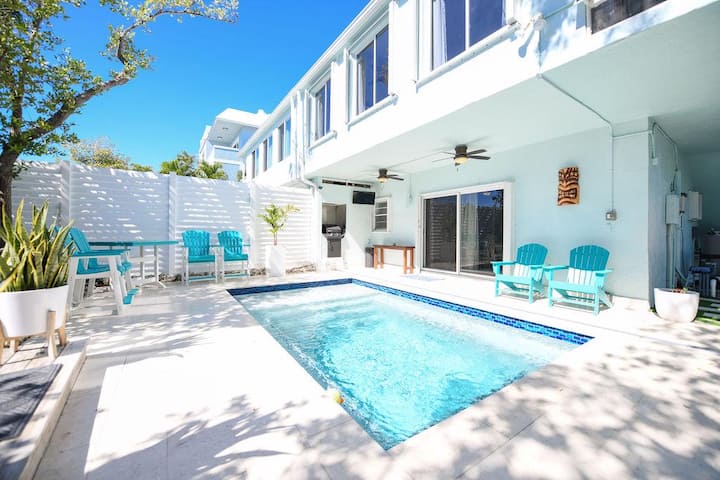 The Salty B - Islamorada, FL