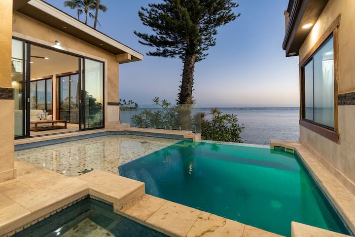 Wailupe Seaside: Beachfront Luxury Home w/ Pool