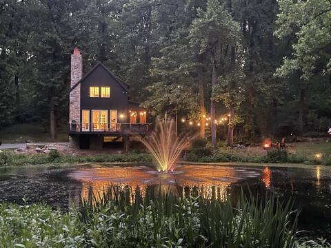 The Roundtop Chalet (romantic couples retreat)