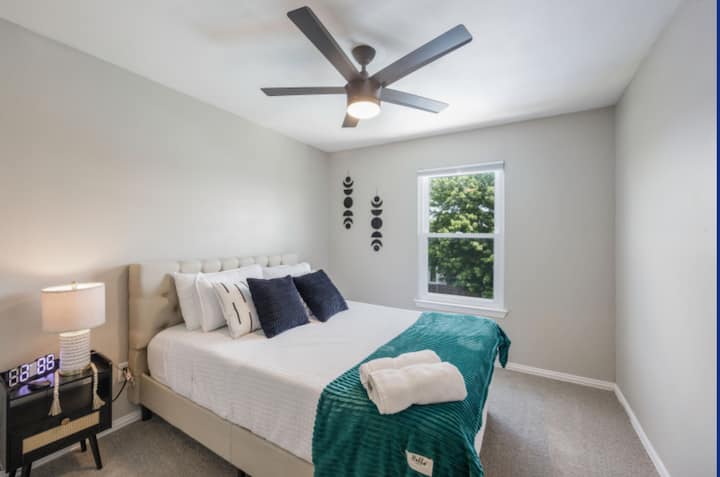 Уютна спалня