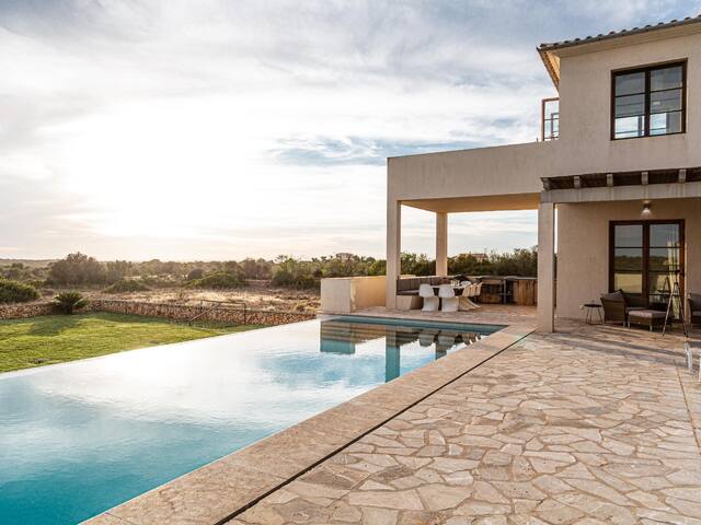 Villa Salamandra with pool for 10 people, Santanyi gallery image 4