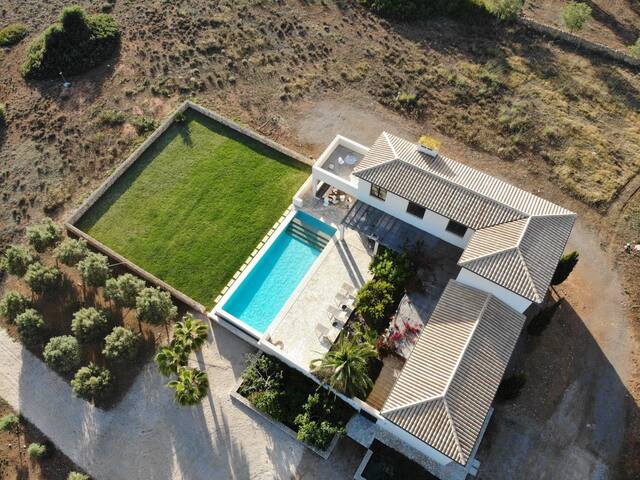 Villa Salamandra with pool for 10 people, Santanyi gallery image 5