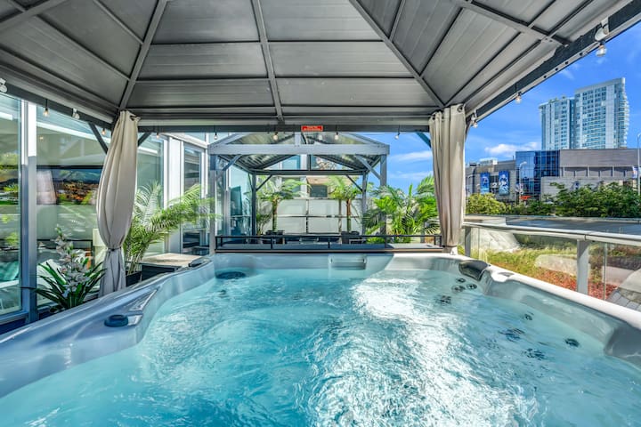 Paradise City – Skyline Hot Tub