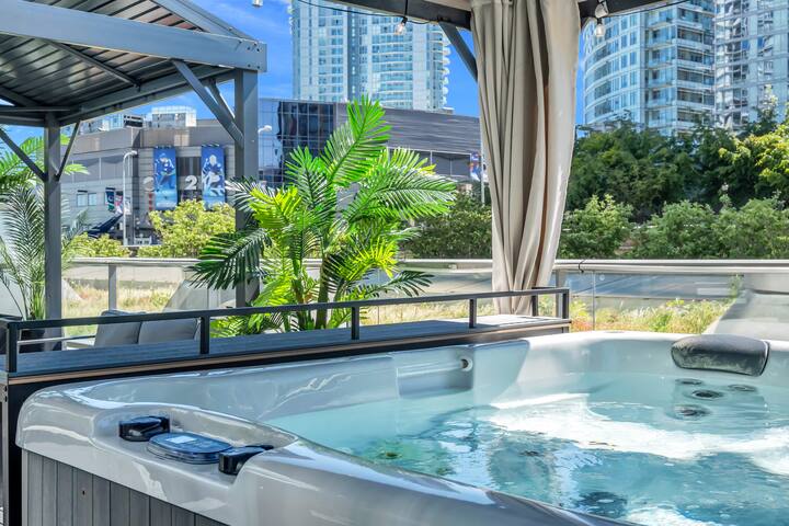 Paradise City – Skyline Hot Tub gallery image 3