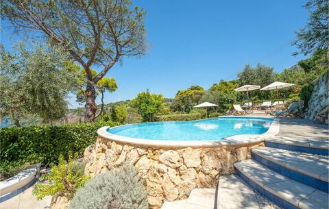 Beautiful home in Anacapri with kitchen