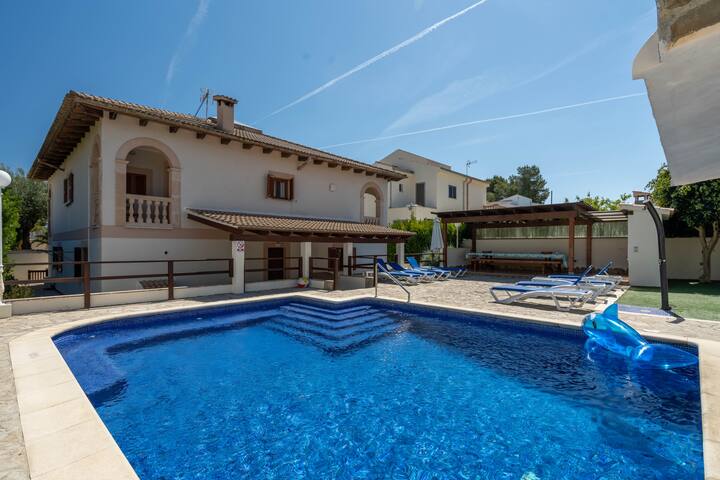 Pons Paradise with heated pool