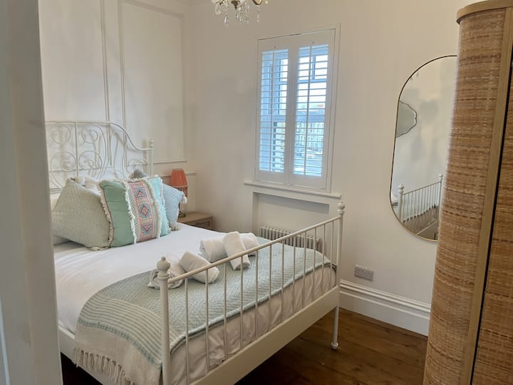 საძინებელი 4