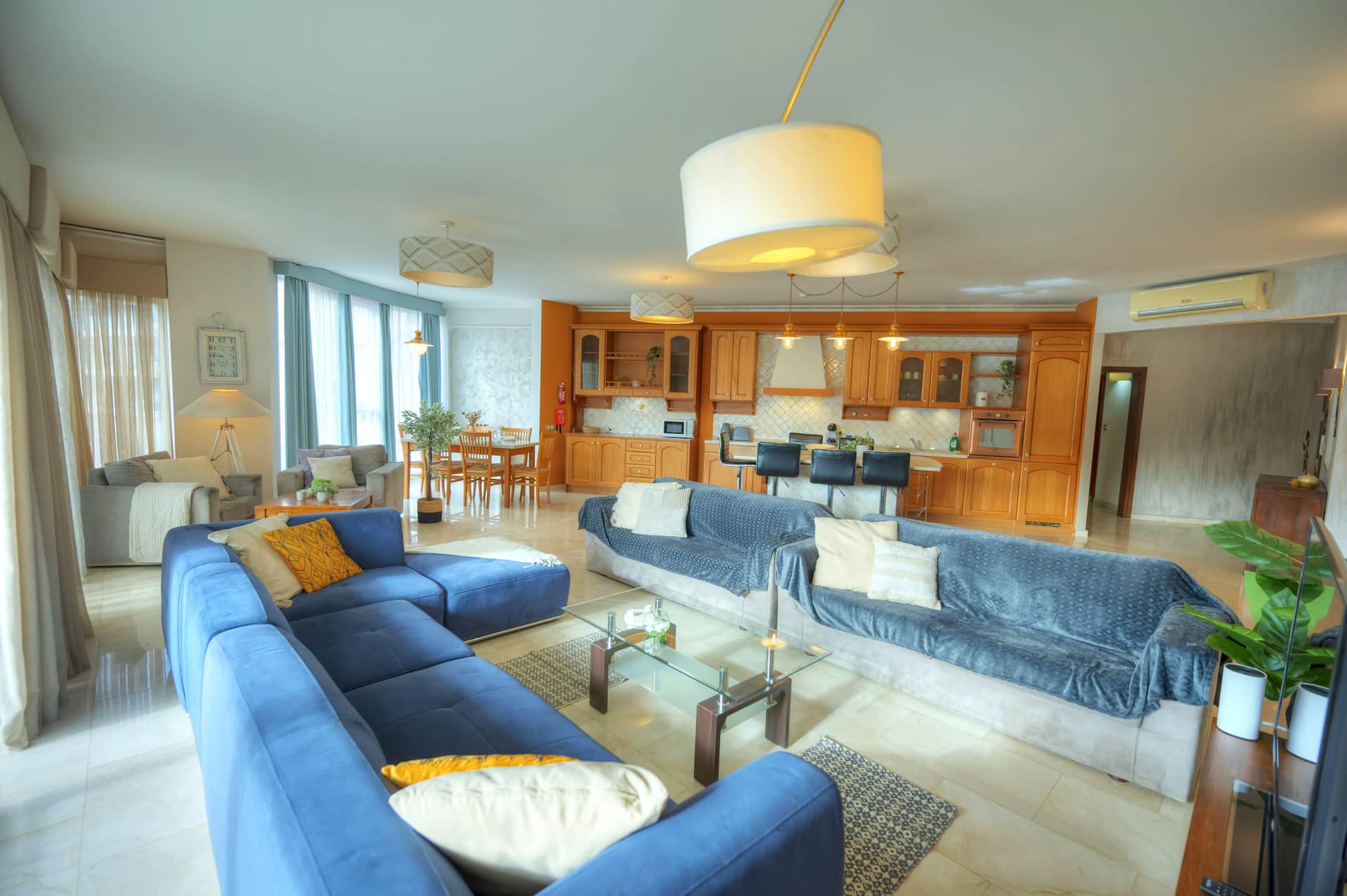 Spacious Seafront 3bedrooms, sea view balcony GOTAX-1