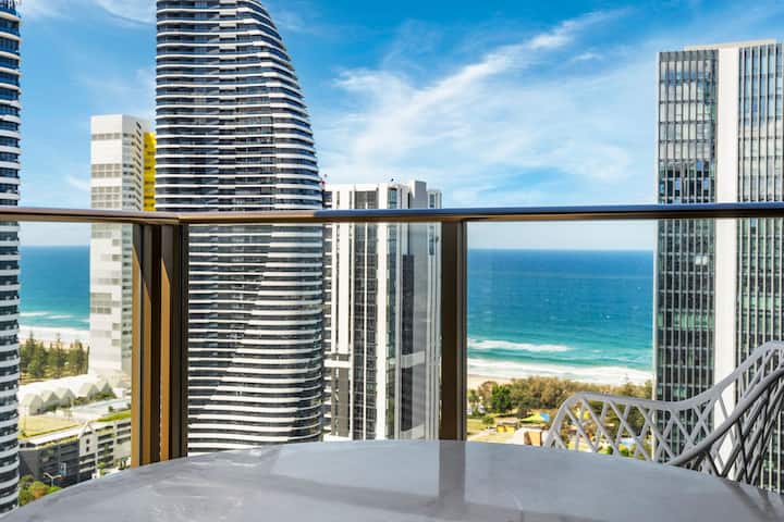 Boutique Oceanview 2b2b Apt In Broadbeach - Broadbeach