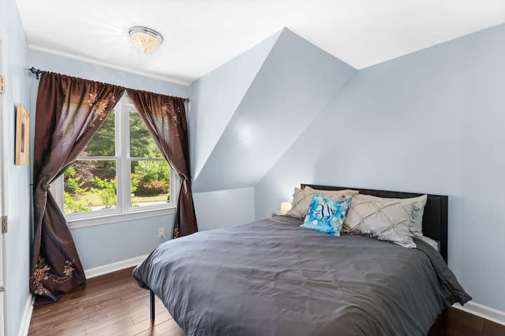 Ზემოთ საძინებელი4