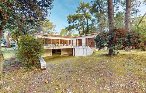 4 bedroom stunning home in Saint-Georges-de-Didon