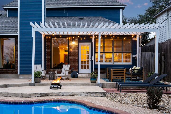 ~Stunning Designer Home~ Jacuzzi & Fire Pit gallery image 4