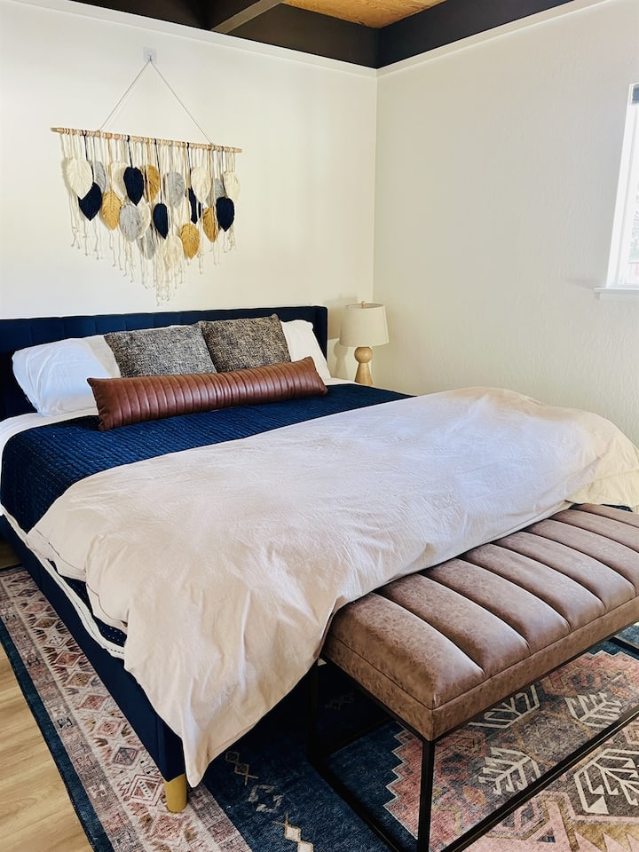 King საძინებელი