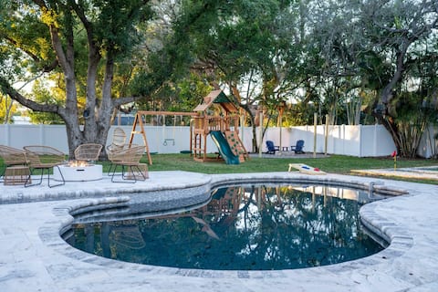 1 Mile to Honeymoon Island ~Pool ~Putt Putt