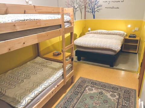 Freezer Hostel: Huldubol - Quadruple Room