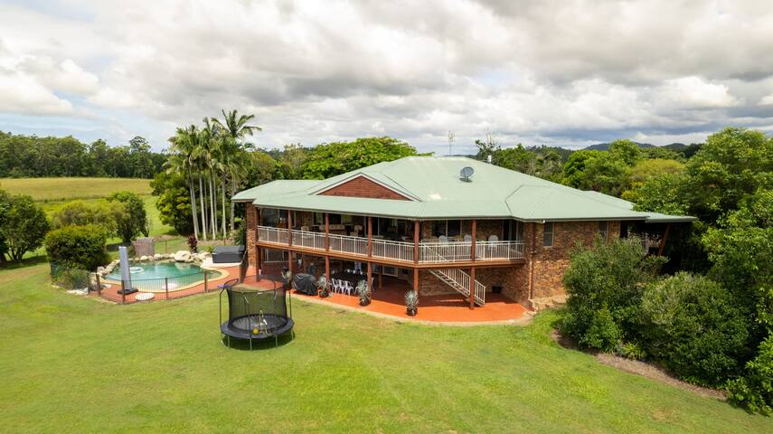 The Old Sugar Mill, Sunshine Coast. Sleeps 25 gallery image 2