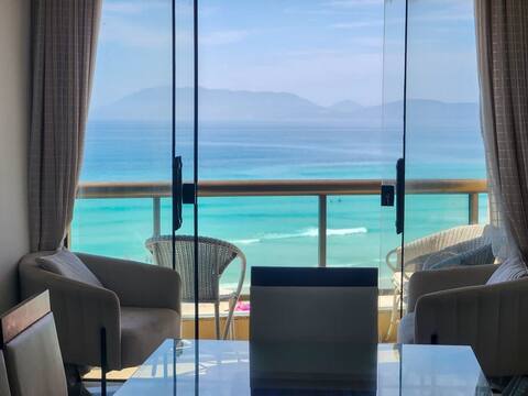 Triplex facing the sea
