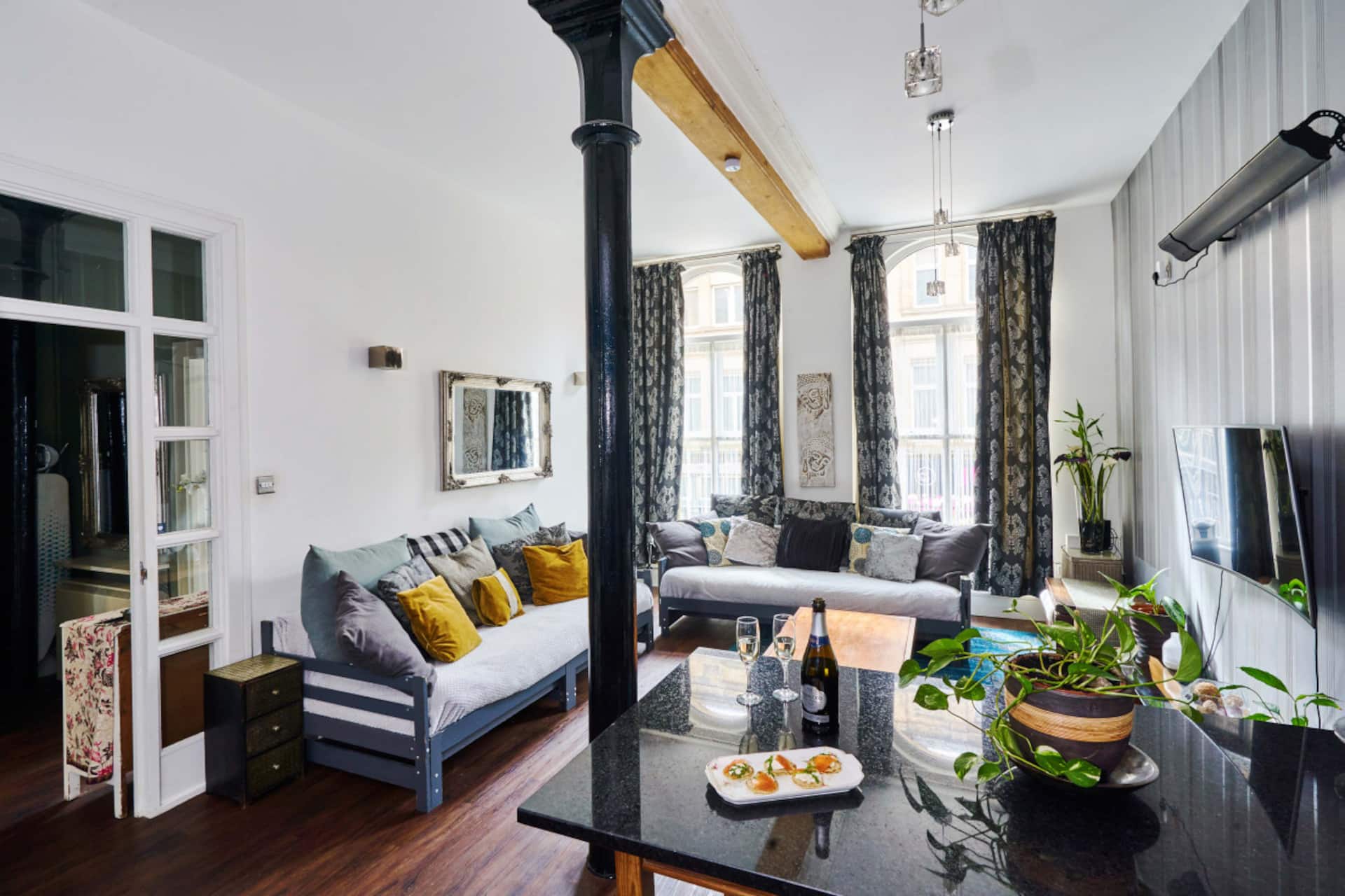 18Yrs 5Star Stays in NQ Central 1-Bed Luxury Pad