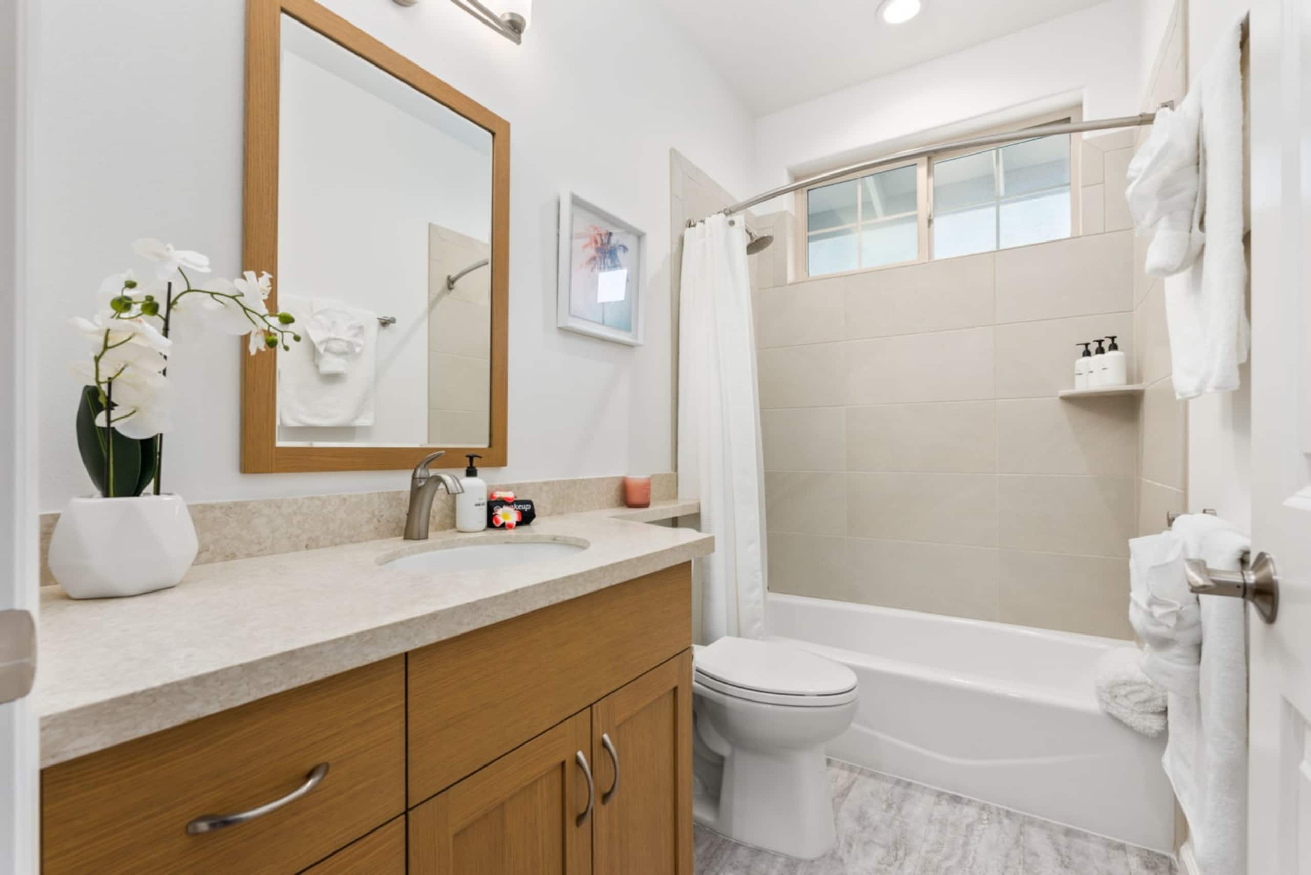 Home in Waianae · ★4.83 · 4 bedrooms · 5 beds · 2.5 private baths - Image 31
