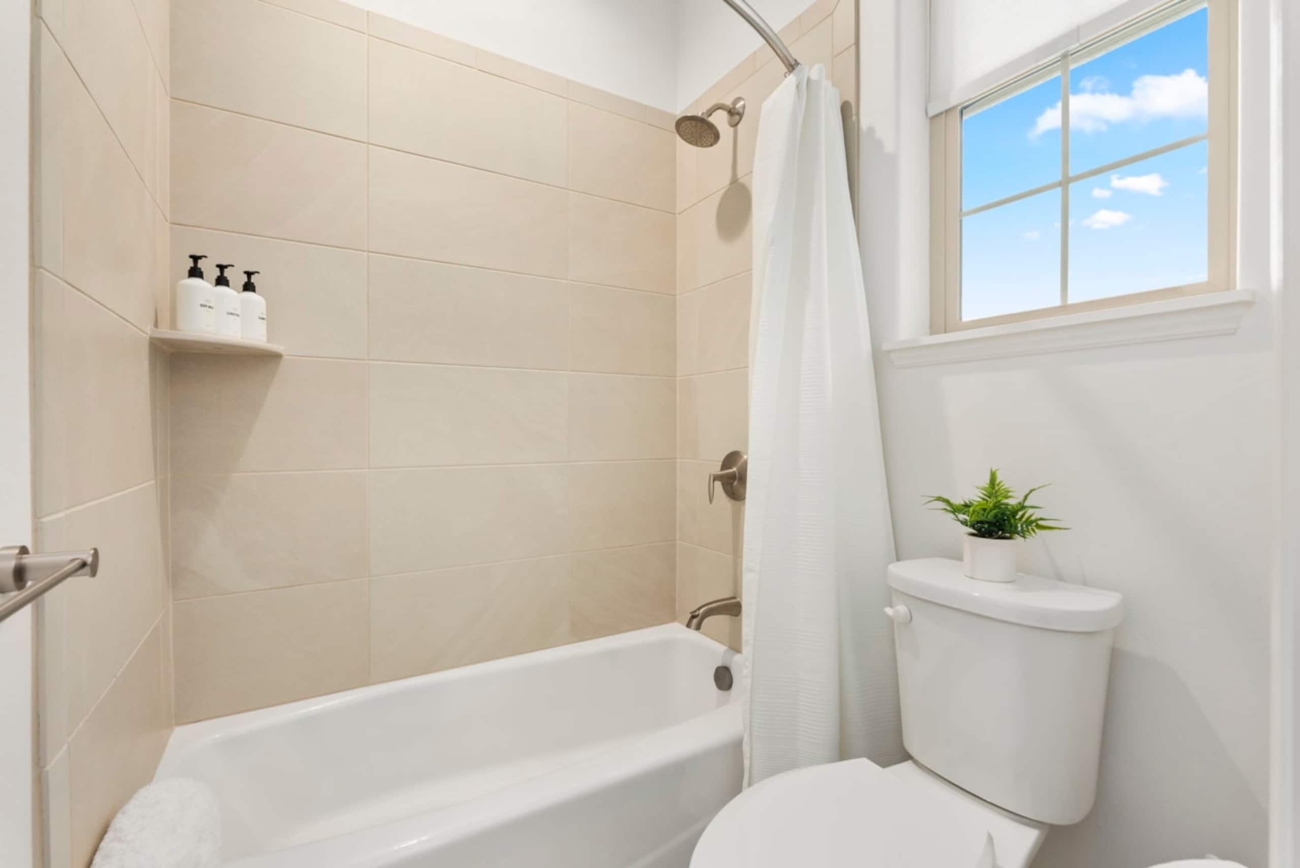 Home in Waianae · ★4.83 · 4 bedrooms · 5 beds · 2.5 private baths - Image 33