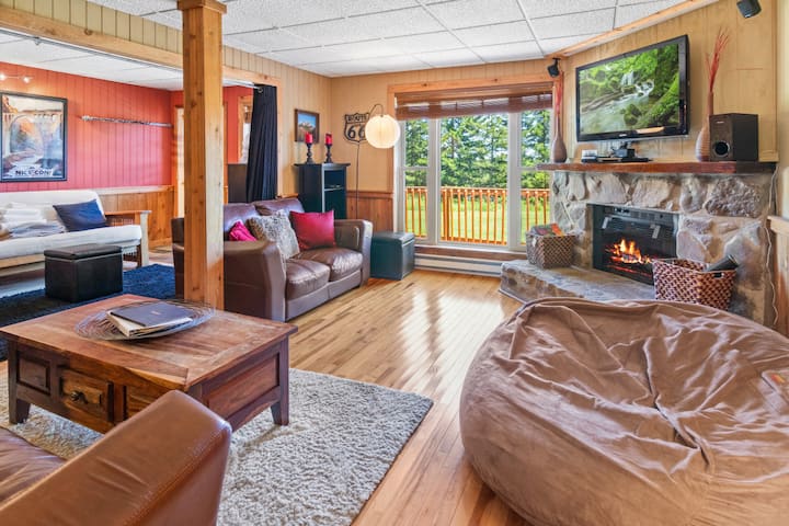 Cozy Condo Wifi Gated Parking Wifi Shuttle Route - Snowshoe, WV