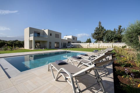 Icarus Luxury Private  Villa