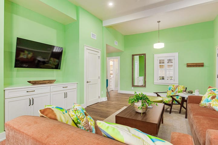 Gadsden Hideaway: Historic Downtown Luxury In East - Pensacola, FL