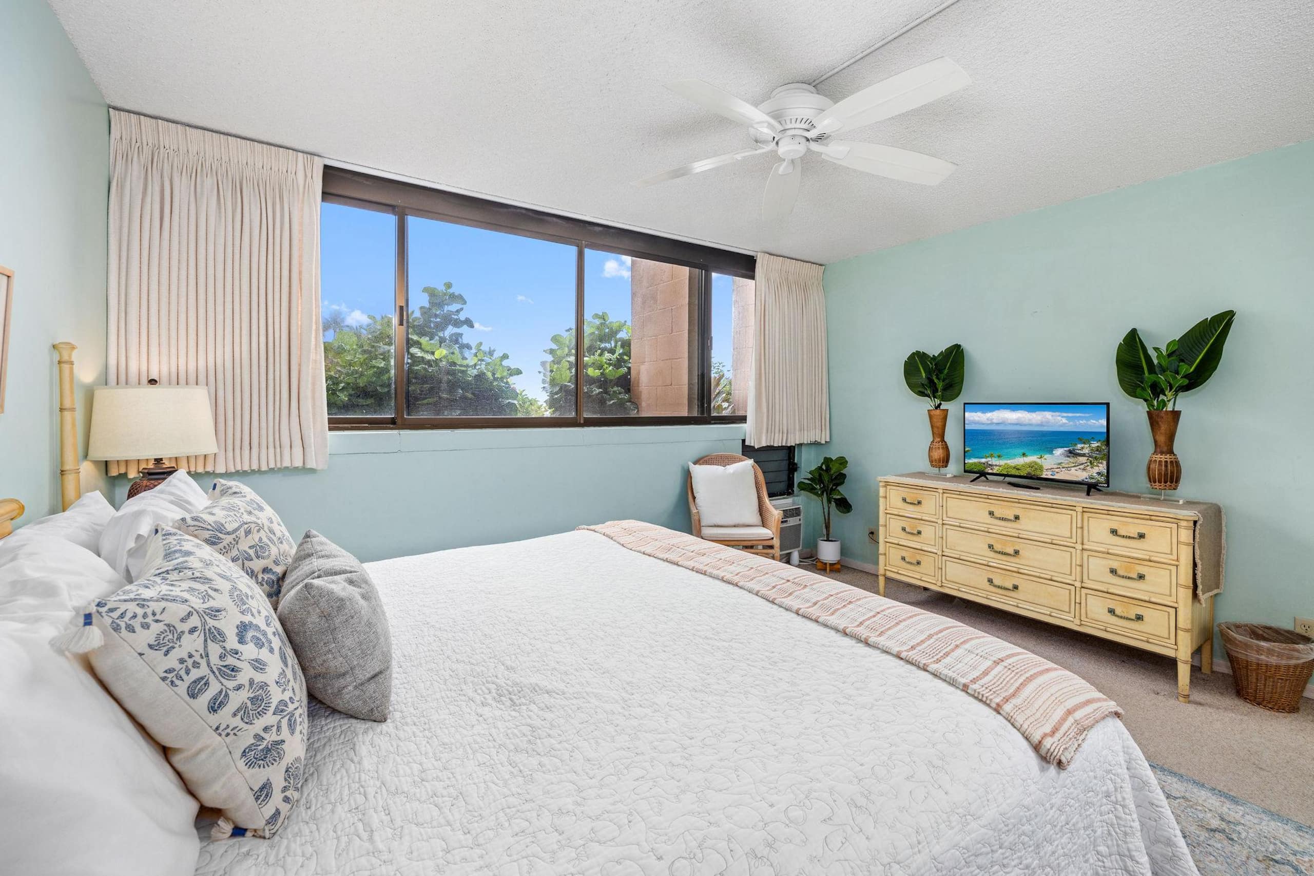 Condo in Kailua-Kona · ★4.67 · 1 bedroom · 2 beds · 1 private bath - Image 20
