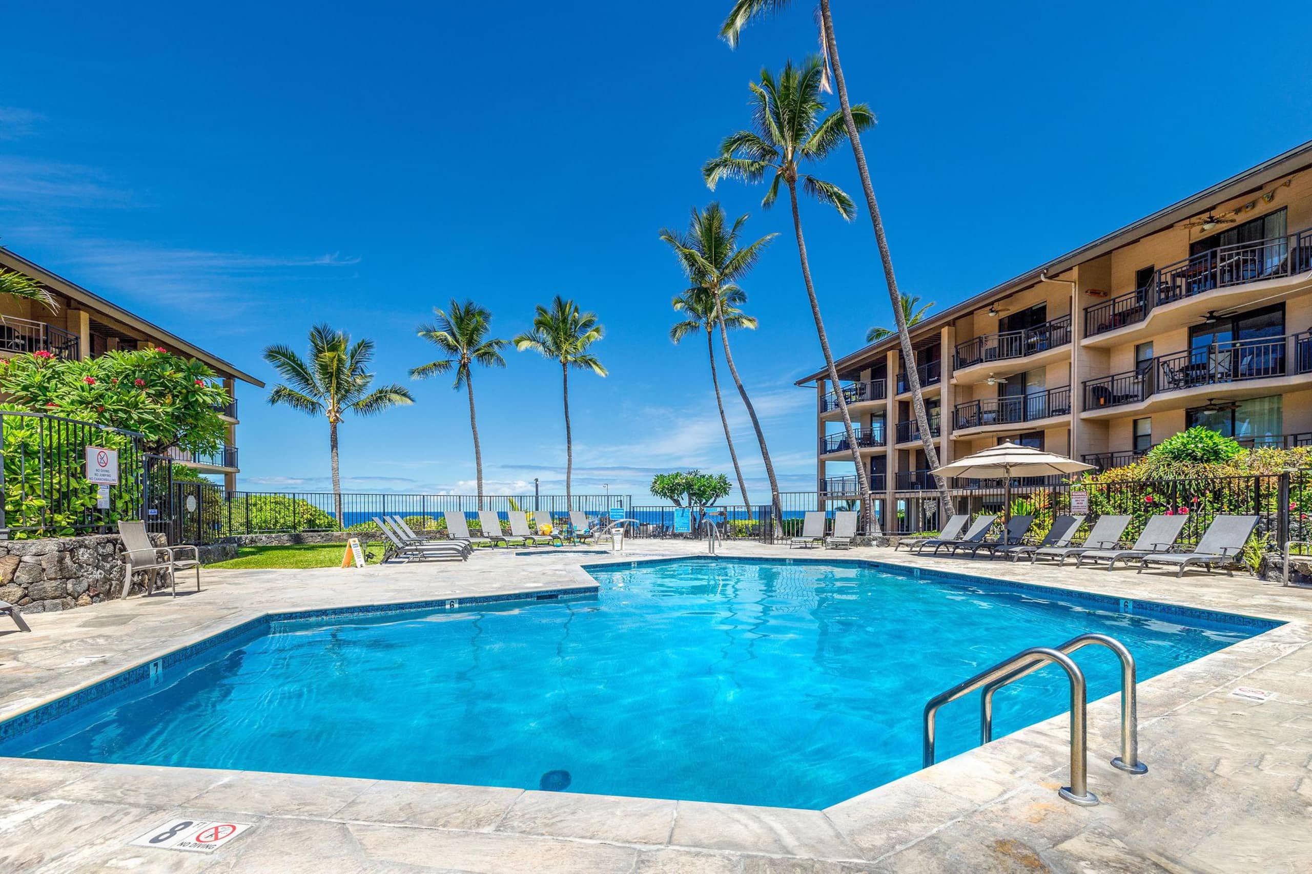 Condo in Kailua-Kona · ★4.67 · 1 bedroom · 2 beds · 1 private bath - Image 45