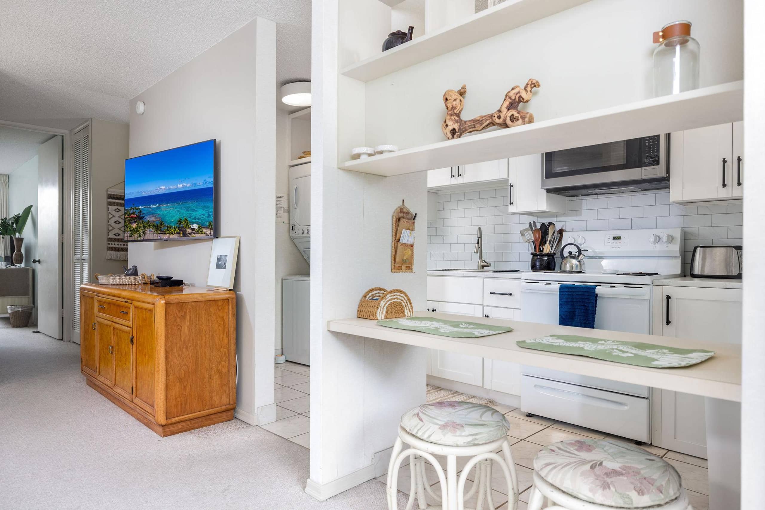 Condo in Kailua-Kona · ★4.67 · 1 bedroom · 2 beds · 1 private bath - Image 18