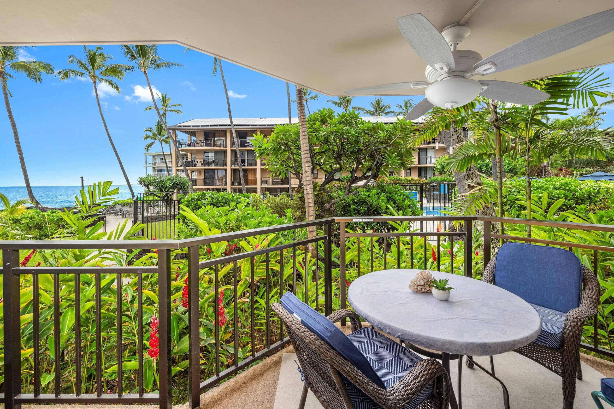 Condo in Kailua-Kona · ★4.67 · 1 bedroom · 2 beds · 1 private bath - Image 4