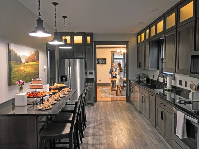 Back Channel Hideout gallery image 3