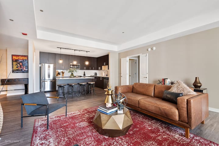 High-end Luxury Units + Iconic Views for Groups