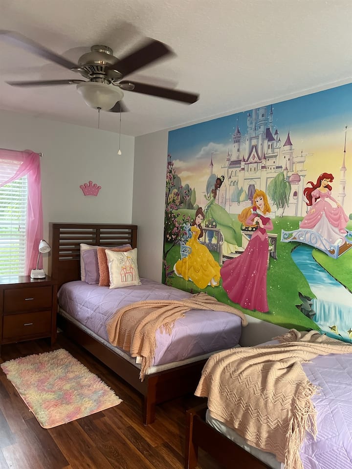 Princess - 2 Twins, 2nd Flr w/ Roku TV