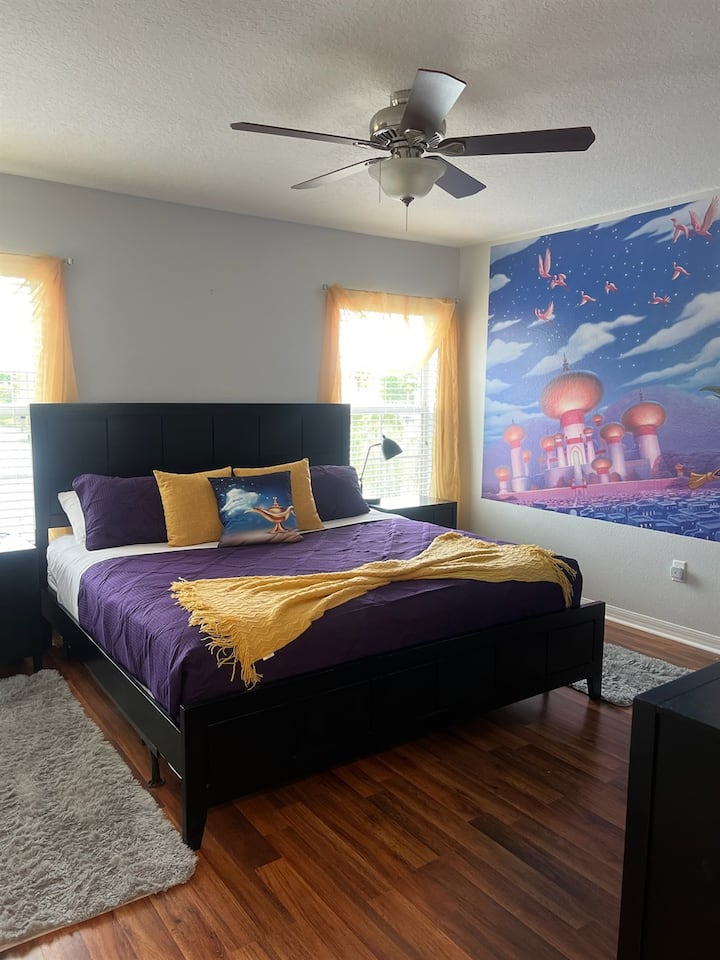 Aladdin - 1 King, 2nd Flr w/ TV & Cable