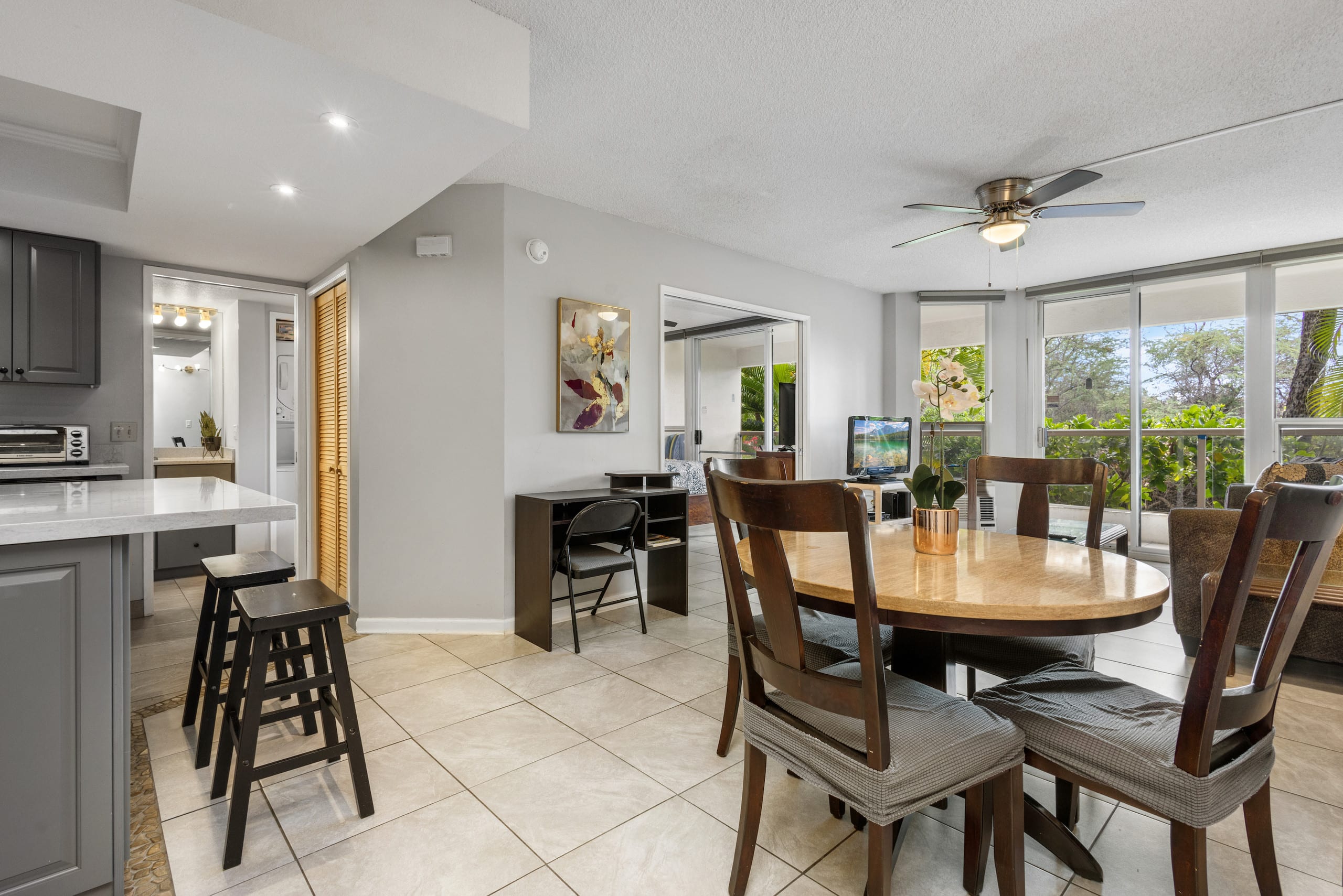 Condo in Kihei · ★4.91 · 1 bedroom · 2 beds · 1 bath - Image 6