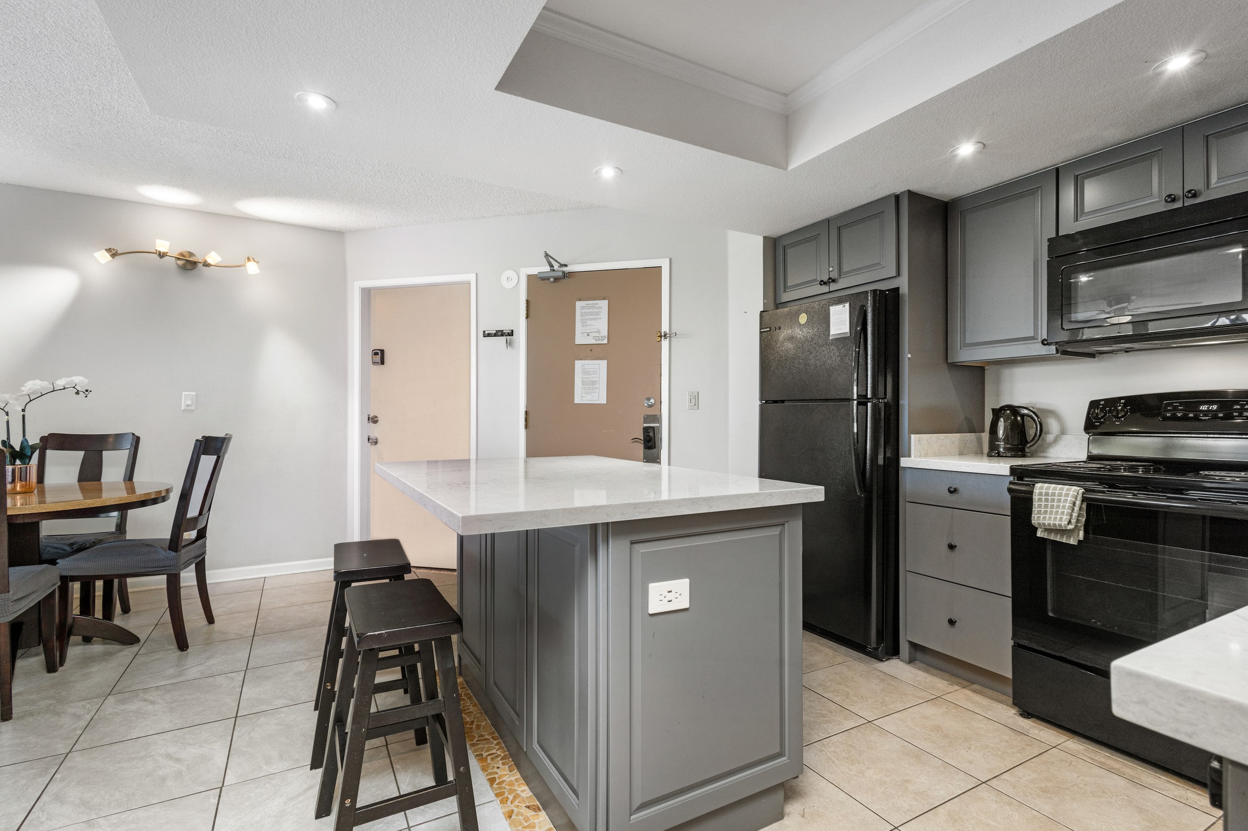 Condo in Kihei · ★4.91 · 1 bedroom · 2 beds · 1 bath - Image 12