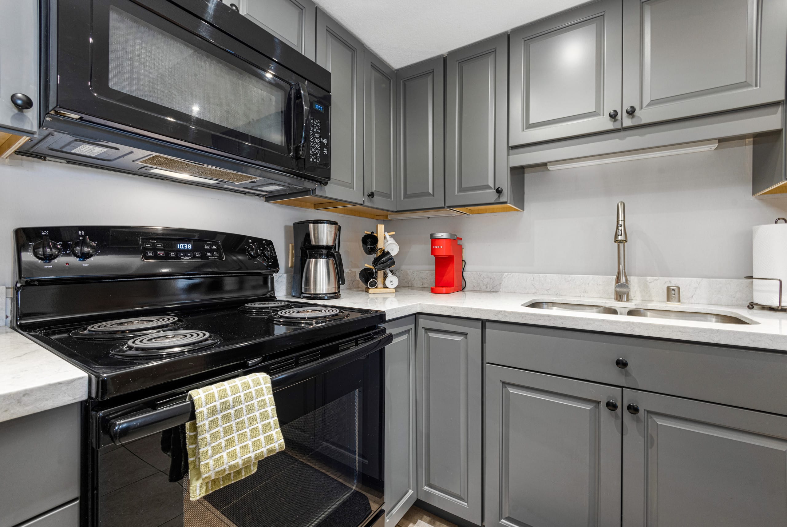 Condo in Kihei · ★4.91 · 1 bedroom · 2 beds · 1 bath - Image 9