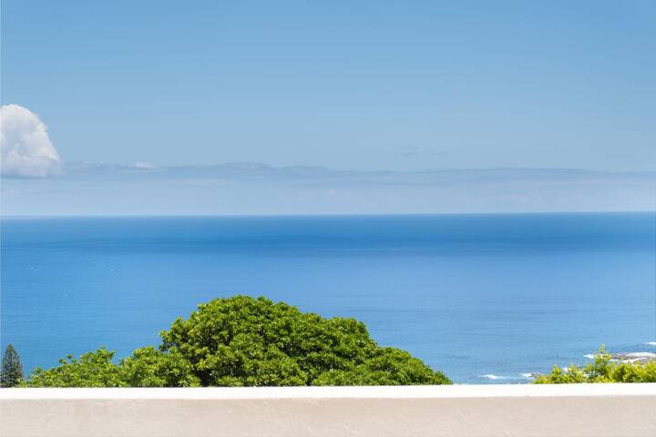 Camps Bay Grace – Villa with pool and ocean views gallery image 4