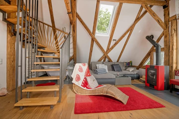 Historic Maisonette with Sauna, Garden and Privacy