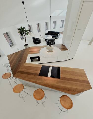 Penthouse in Water Tower – 360° Skyline View gallery image 3