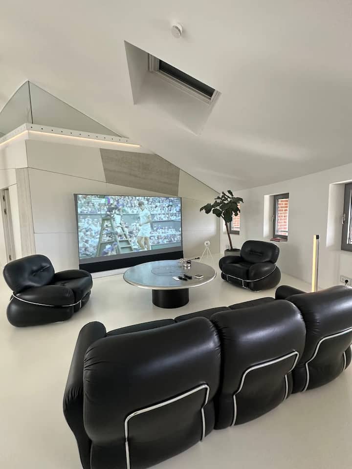 Designer Penthouse Water Tower | 230m² | 6 Guests - 베를린