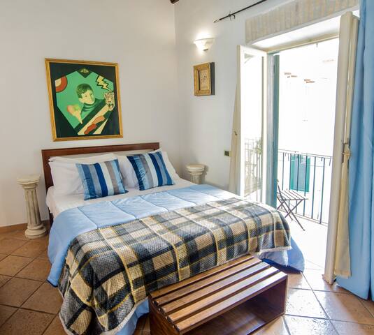 Trevi Fountain Apartment gallery image 3