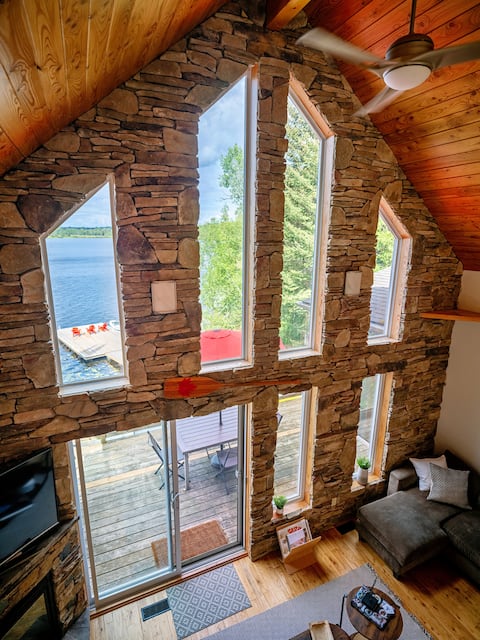 Private Waterfront Cottage w/Large Dock & Hot Tub