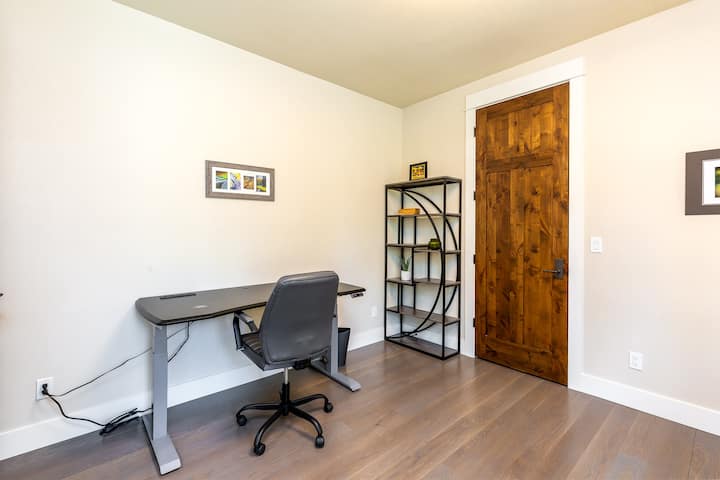 Chumba cha Kujifunzia chenye Sofa ya Kulala - Ghorofa Kuu