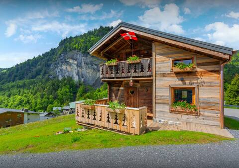Cosy chalet for 4 with sauna