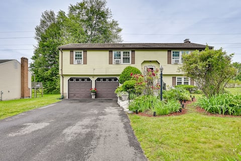 Vintage Windsor Home: Private Yard & Covered Deck