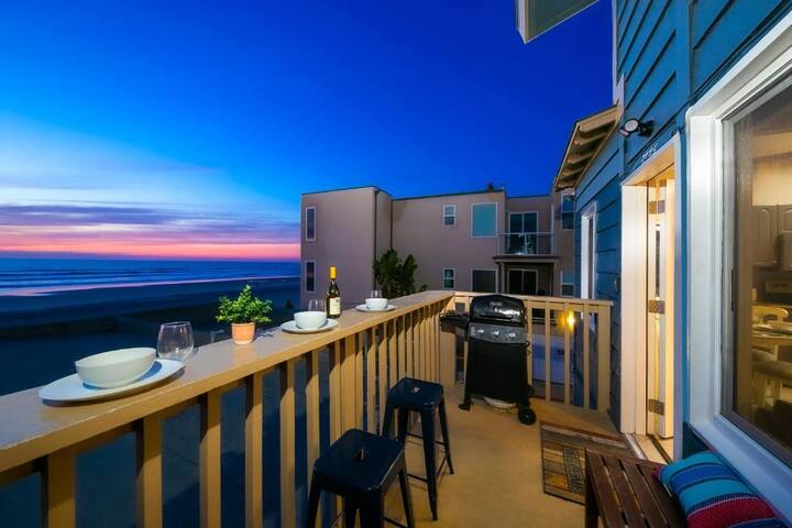 Renovated Coastal Haven w/ Spectacular Ocean Views gallery image 3